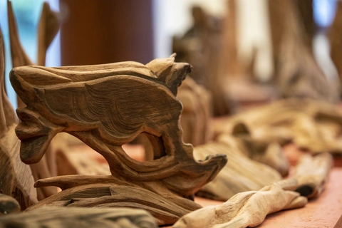 Dušan Gerlica, Unlocked Sequoia, wooden sculptures, 2013-2024. Photo: Urška Boljkovac. MGLC Archive.
