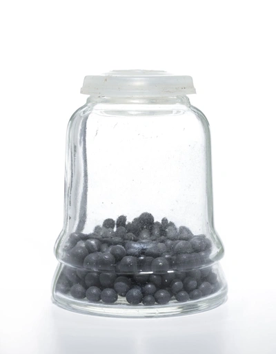 Small but dangers, untitled, modified found object, 7 cm x 5,3 cm, 2024.