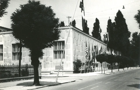 The front of Moderna galerija with flags (during the 1st International Exhibition of Graphic Arts), 1955. Photo: Vlastja Simončič. Moderna galerija Photo Archive, Ljubljana.