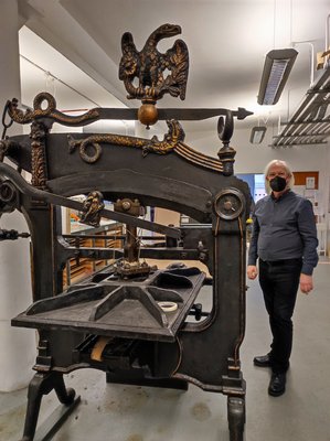 Glasgow Print Studio, tour as part of the Printmaking for Everyone project. Photo: Lili Šturm. MGLC Archive.