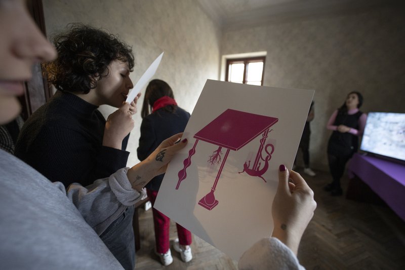 moulding mourning mouth_3